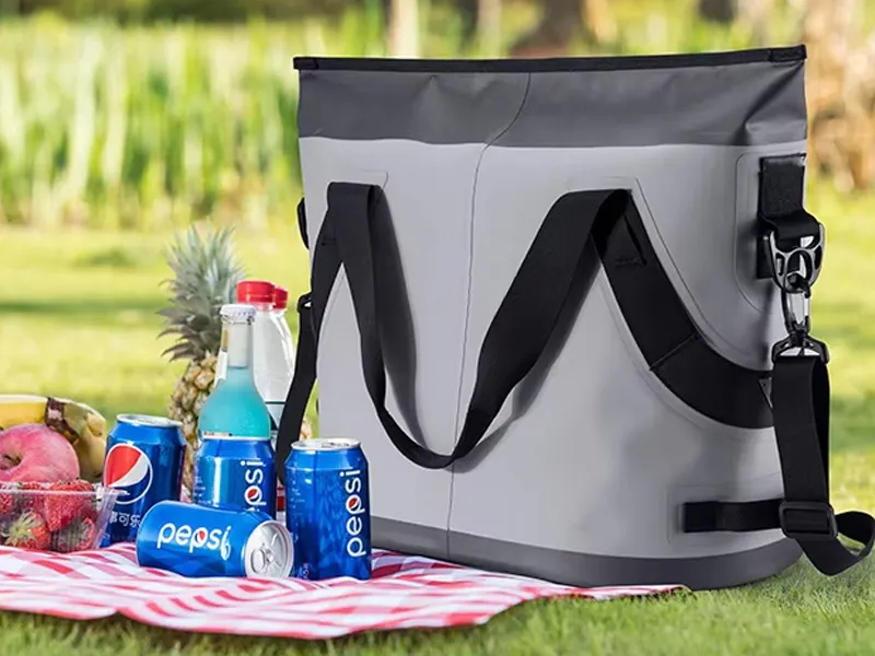 Peran tas es ing camping